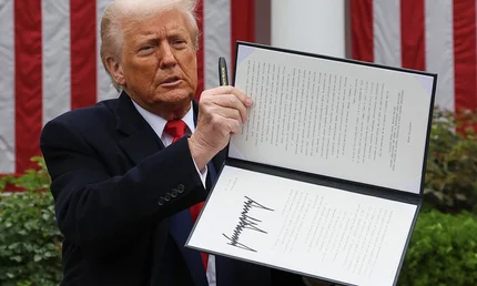 ماذا فعلت رسوم ترامب الجمركية بالاقتصاد الأمريكي والتجارة العالمية؟