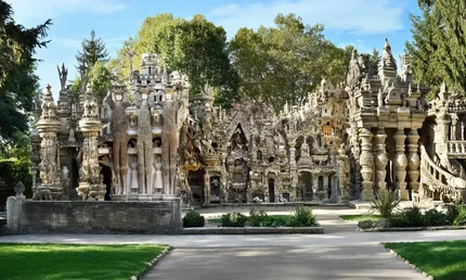 Palais idéal du facteur Cheval