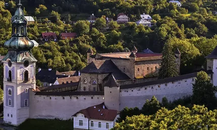 Hrady a zámky na Slovensku