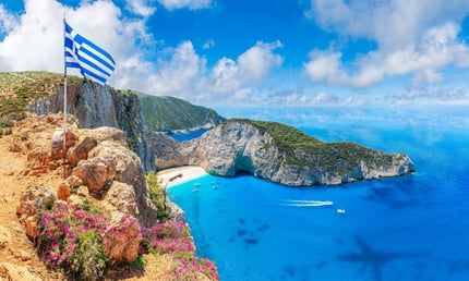Τα 5 καλύτερα beach bars στην Ελλάδα